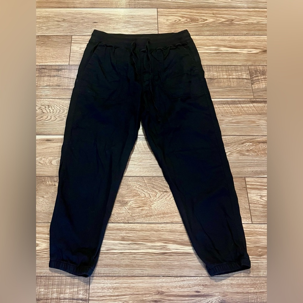 GAP Women’s Classic Black Joggers